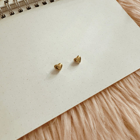 Heart Studs (LOVE NOTE COLLECTION)